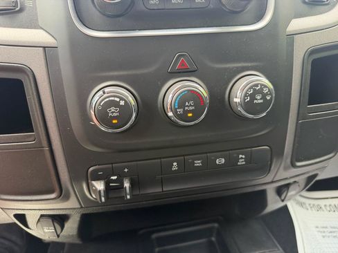 Used 2018 RAM 2500 Tradesman w/ Chrome Appearance Group AWD/4WD image 19