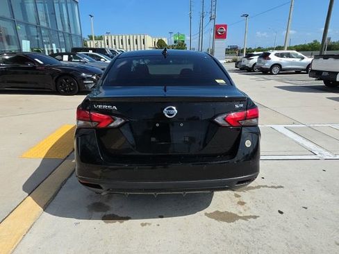 Used 2021 Nissan Versa SR image 5