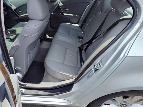 Used 2005 BMW 545i Sedan image 10