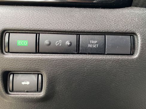 Used 2022 Nissan Sentra SV FWD image 31