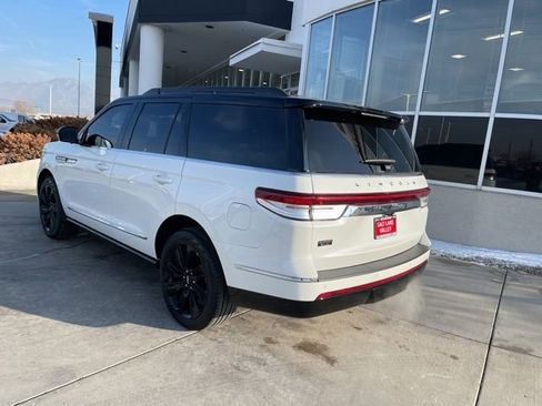 Used 2024 Lincoln Navigator Black Label image 5