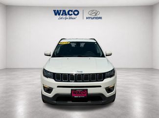 Used 2018 Jeep Compass Latitude FWD video 2