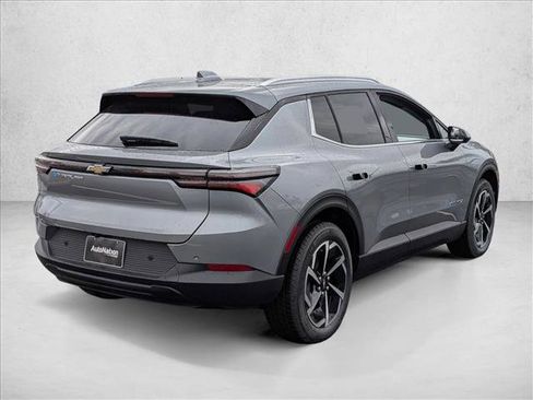 New 2026 Chevrolet Equinox EV LT image 2