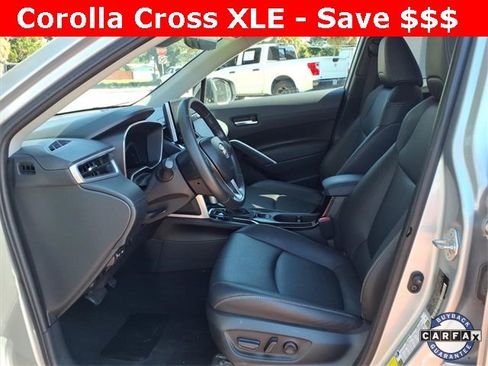 Used 2024 Toyota Corolla Cross XLE image 12