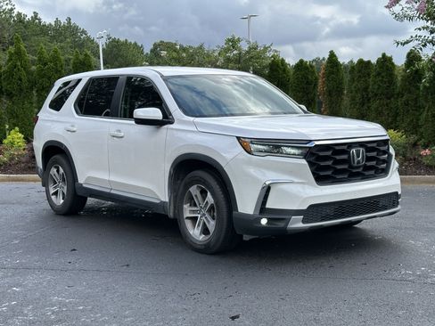 Used 2023 Honda Pilot EX-L image 2