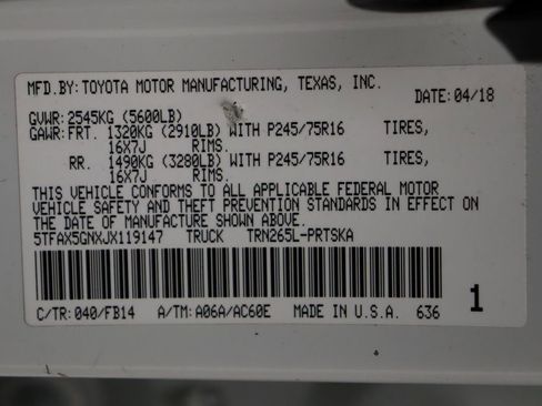Certified 2018 Toyota Tacoma SR image 17
