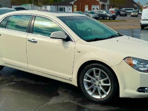 Used 2008 Chevrolet Malibu LTZ image 2