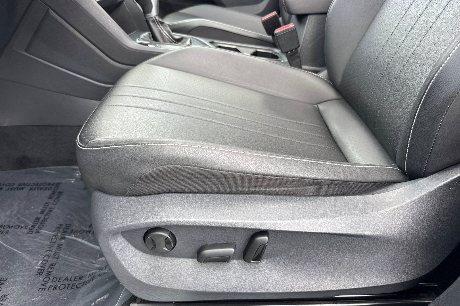 Used 2023 Volkswagen Tiguan SE R-Line FWD image 15