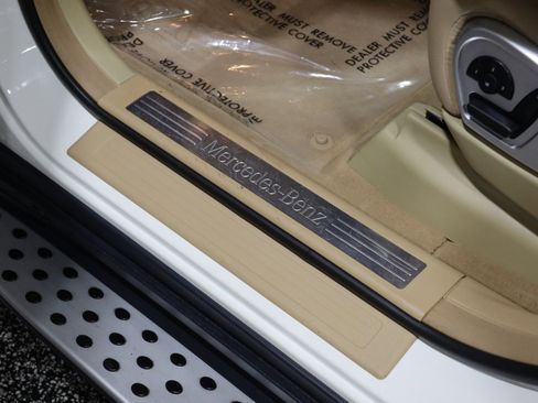 Used 2012 Mercedes-Benz GL 450 4MATIC w/ Premium 2 Pkg image 38