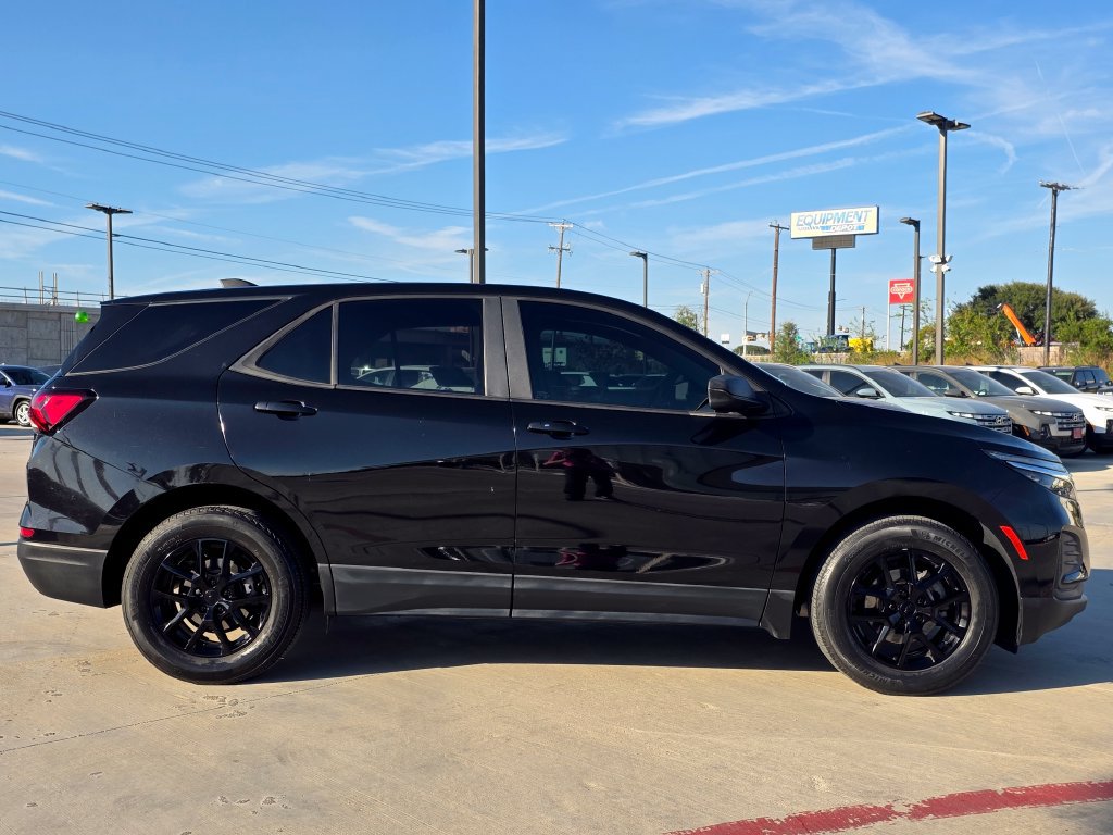 Used 2022 Chevrolet Equinox LS w/ LS Convenience Package FWD image 12