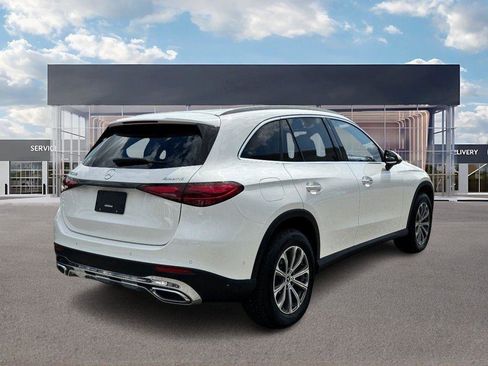Used 2023 Mercedes-Benz GLC 300 4MATIC image 4