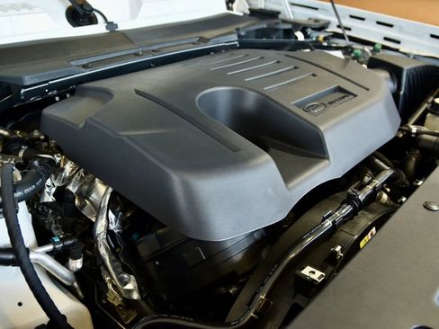 Used 2024 Land Rover Defender 110 X-Dynamic SE AWD/4WD image 35