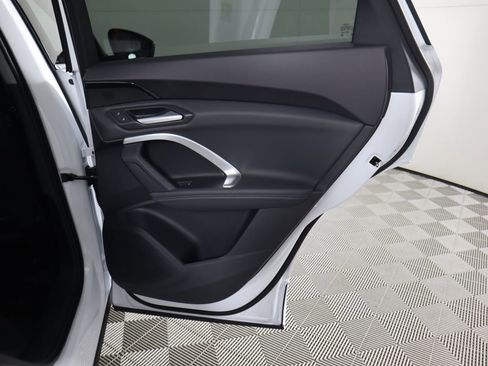 Used 2025 Audi Q5 Premium w/ Convenience Package image 29