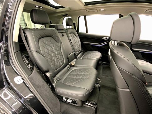 Certified 2023 BMW X7 xDrive40i w/ Premium Package AWD/4WD image 21