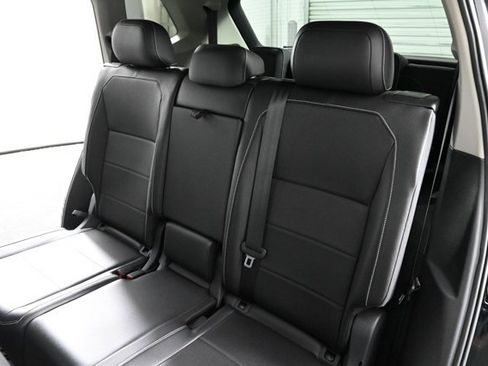 Certified 2021 Volkswagen Tiguan SE w/ Panoramic Sunroof Package image 16