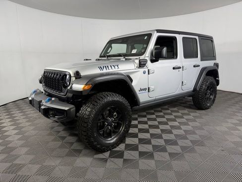 Certified 2024 Jeep Wrangler Unlimited AWD/4WD image 3