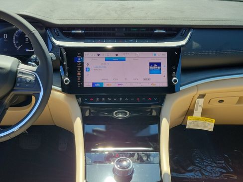 New 2026 Jeep Grand Cherokee Limited image 15