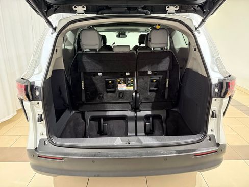 Certified 2024 Toyota Sienna XLE image 11
