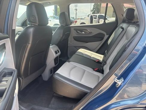 Used 2024 GMC Terrain SLT FWD image 12