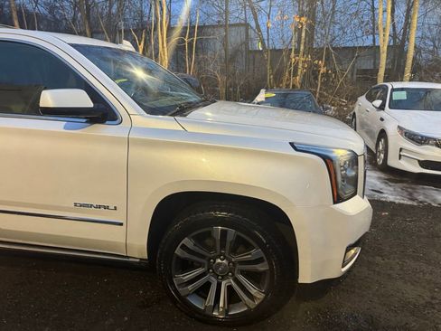 Used 2019 GMC Yukon Denali w/ Denali Ultimate Package AWD/4WD image 3