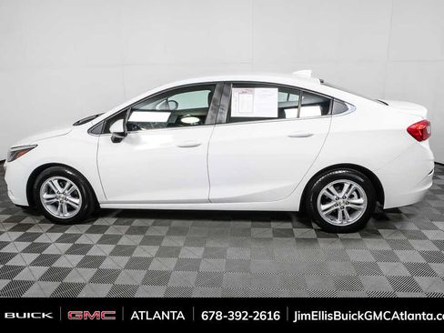 Used 2017 Chevrolet Cruze LT image 27