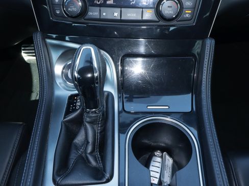 Used 2018 Nissan Maxima SR FWD image 19