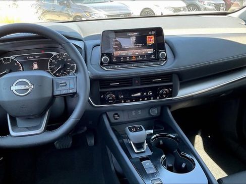 New 2026 Nissan Rogue SV w/ SV Premium Package FWD image 4