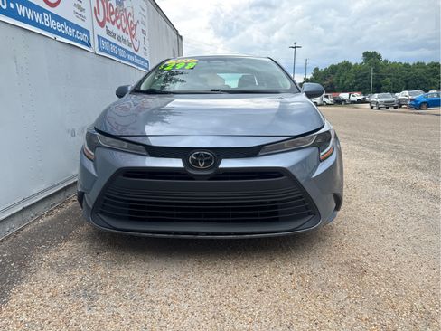 Used 2024 Toyota Corolla LE FWD image 5