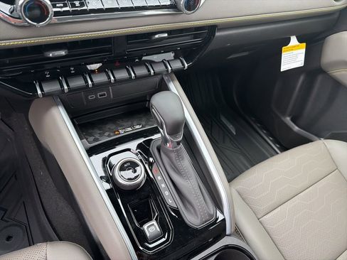 New 2026 Chevrolet Colorado ZR2 w/ Technology Package image 15