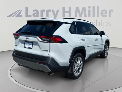 Used 2025 Toyota RAV4 Limited w/ Advanced Technology Package FWD image 5