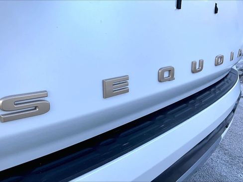 Used 2024 Toyota Sequoia Capstone image 9