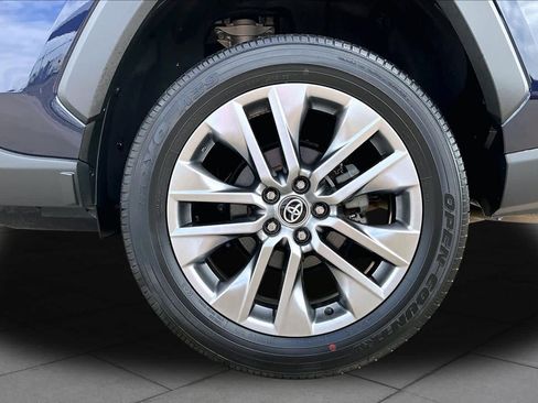 Used 2023 Toyota RAV4 XLE Premium FWD image 11
