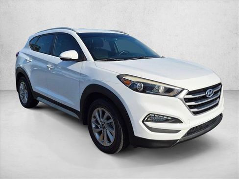 Used 2017 Hyundai Tucson SE Plus w/ Cargo Package FWD image 3