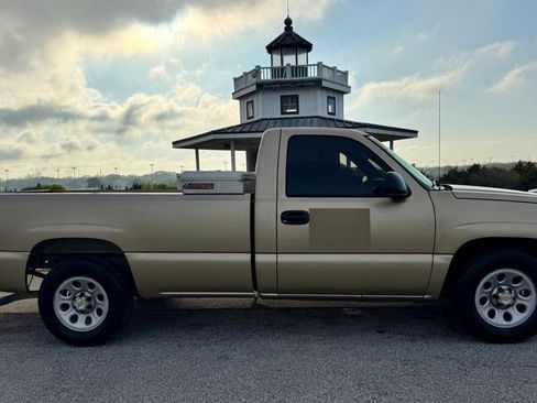 Used 2005 Chevrolet Silverado 1500 W/T image 4