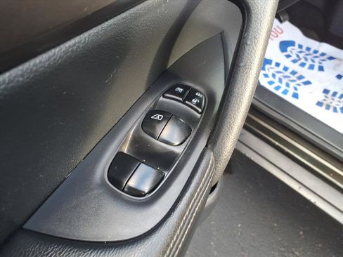 Used 2014 Nissan Rogue SV w/ SV Premium Package image 21