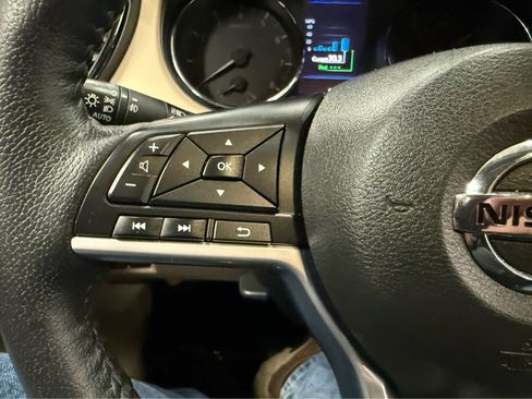 Used 2020 Nissan Rogue SL image 12