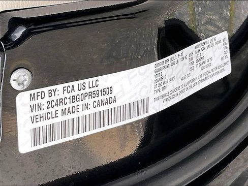 Used 2023 Chrysler Pacifica Touring-L FWD image 27
