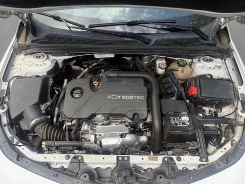 Used 2017 Chevrolet Malibu LT FWD image 20