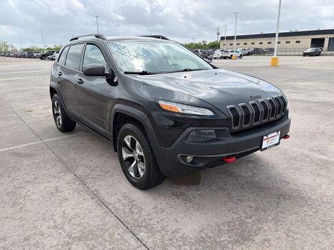 Used 2014 Jeep Cherokee Trailhawk w/ Cold Weather Group image 6
