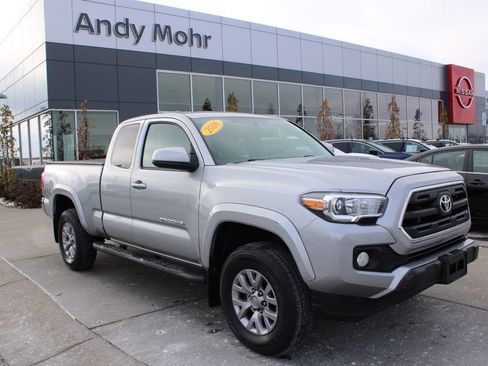 Used 2016 Toyota Tacoma SR5 image 1