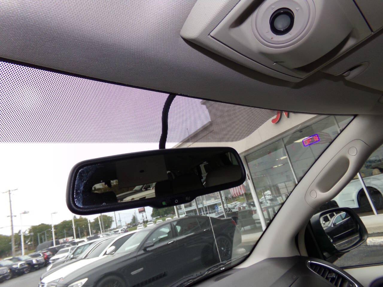 Used 2013 Chrysler Town & Country Touring FWD image 64