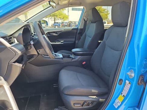 Used 2021 Toyota RAV4 XLE FWD image 14