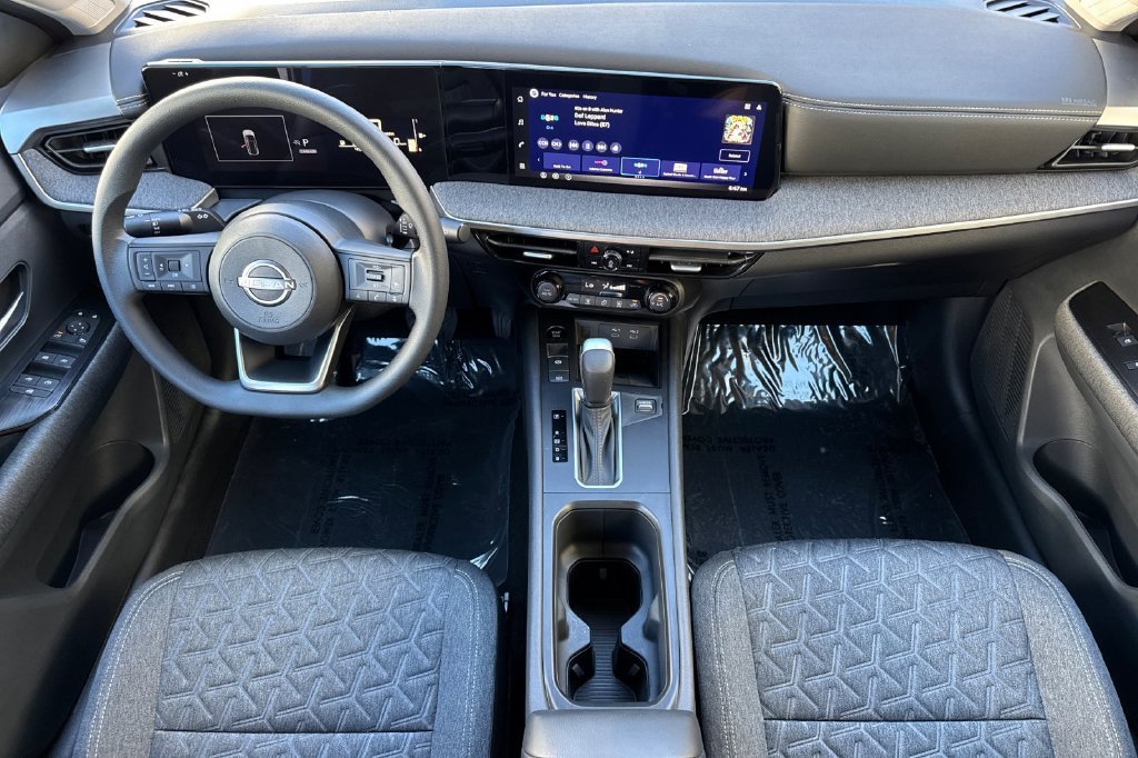 Used 2026 Nissan Kicks SV FWD image 12