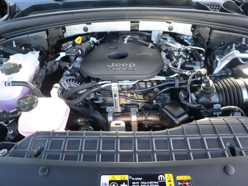 New 2026 Jeep Grand Cherokee Altitude AWD/4WD image 21