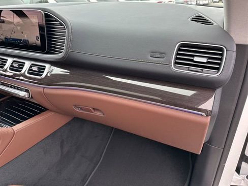 New 2026 Mercedes-Benz GLS 450 4MATIC image 38