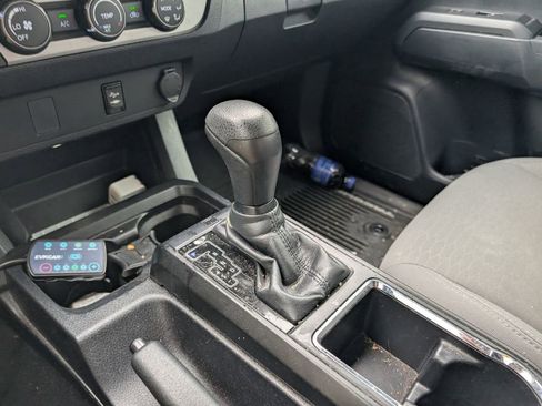 Used 2019 Toyota Tacoma SR w/ SR Convenience Package image 18