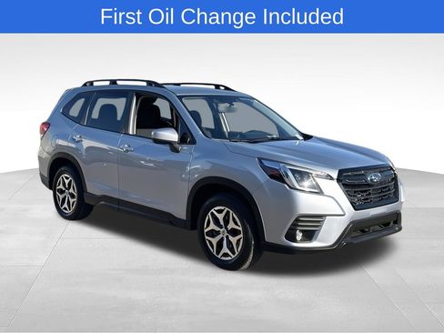 Used 2024 Subaru Forester Premium AWD/4WD image 2