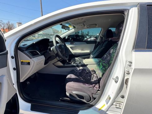 Used 2017 Hyundai Sonata SE image 9