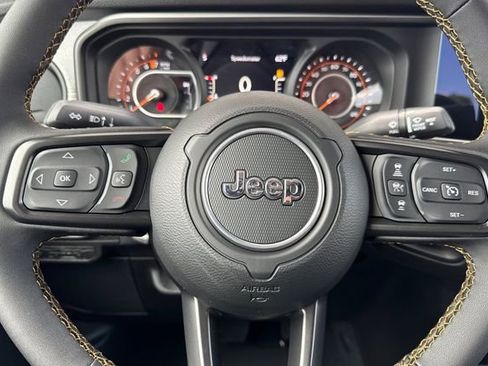 New 2025 Jeep Gladiator Sport AWD/4WD image 23