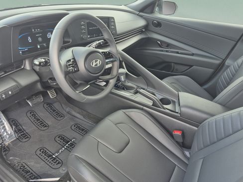 New 2026 Hyundai Elantra SEL Sport FWD image 17